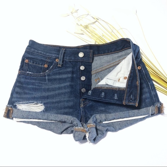 LEVI’S 501 NWOT High-Rise Cuffed Denim Shorts - Picture 3 of 6